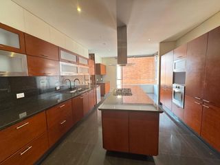 Foto 7 de ¡OPORTUNIDAD ÚNICA! Apartamento de Lujo en Rosales Reservado