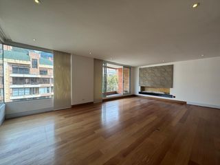 Foto 4 de ¡OPORTUNIDAD ÚNICA! Apartamento de Lujo en Rosales Reservado