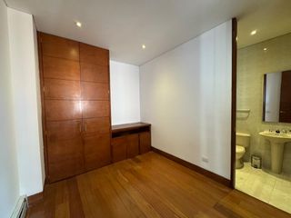 Foto 14 de ¡OPORTUNIDAD ÚNICA! Apartamento de Lujo en Rosales Reservado