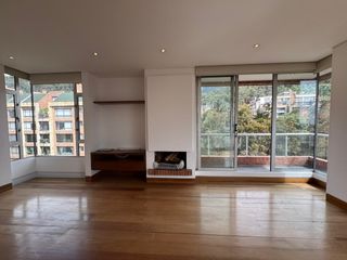 Foto 3 de ¡OPORTUNIDAD ÚNICA! Apartamento de Lujo en Rosales Reservado