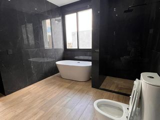 Foto 10 de Casa en El Yacht - Nordelta con Salida Directo al Río