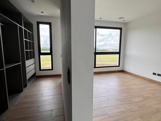 Foto 17 de Casa en El Yacht - Nordelta con Salida Directo al Río