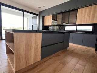 Foto 14 de Casa en El Yacht - Nordelta con Salida Directo al Río