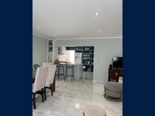 Foto 4 de CASA en VENTA en esquina