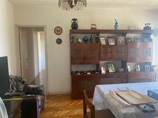 Foto 3 de VENTA Excelente 3 AMB, Frte  Balcón y Cochera Cubierta