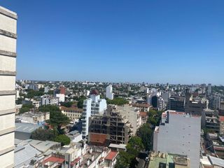 Foto 2 de VENTA Excelente 3 AMB, Frte  Balcón y Cochera Cubierta