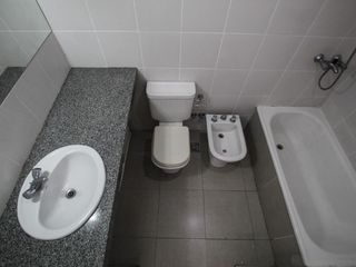 Foto 14 de Monoambiente en Agronomía con balcón !!