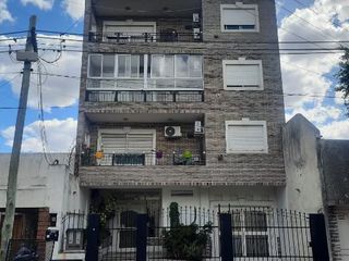 Foto 1 de Departamento en alquiler en Lanus Oeste