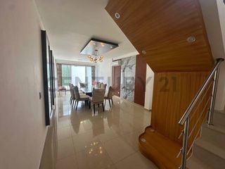 Foto 44 de Amplia y Moderna Casa de Alquiler de 5 dormitorios Ciudad Celeste