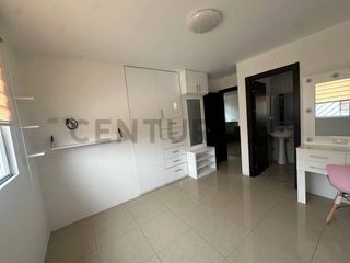 Foto 21 de Amplia y Moderna Casa de Alquiler de 5 dormitorios Ciudad Celeste