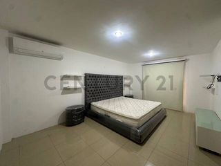 Foto 41 de Amplia y Moderna Casa de Alquiler de 5 dormitorios Ciudad Celeste