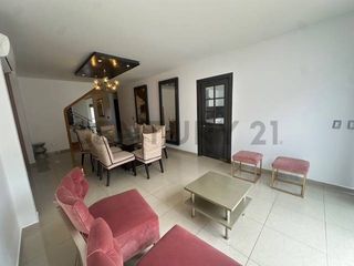 Foto 10 de Amplia y Moderna Casa de Alquiler de 5 dormitorios Ciudad Celeste
