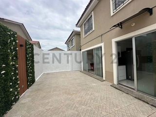 Foto 17 de Amplia y Moderna Casa de Alquiler de 5 dormitorios Ciudad Celeste