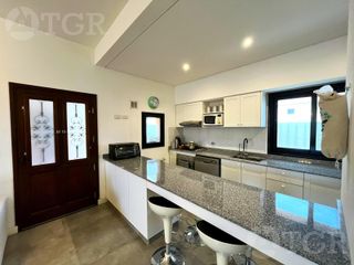 Foto 3 de Venta Departamento en La Providencia Canning