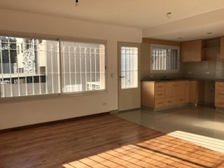 Foto 2 de CHALET DUPLEX  7 MTS DE FRENTE  4 PLANTAS  3 DORMIT JARDIN PLAY GARAGE