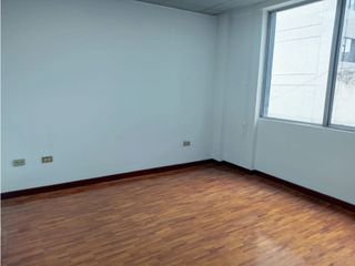 Foto 8 de Iñaquito, Oficina en Renta, 100m2, 4 Ambientes