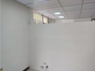Foto 7 de Iñaquito, Oficina en Renta, 100m2, 4 Ambientes