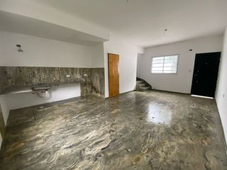 Foto 2 de Casa en venta a estrenar La Plata, Villa Elvira