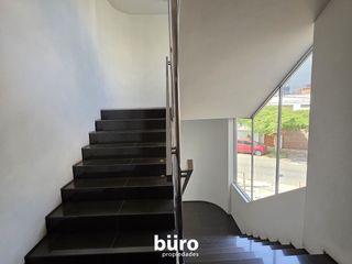 Foto 21 de EDIFICIO COMPLETO EN VENTA EN SAN ISIDRO INICIALMENTE RESIDENCIAL HOY OFICINAS