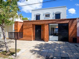 Foto 1 de Casa en venta tres dormitorios en Junin centrica
