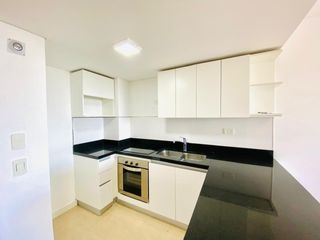 Foto 2 de Departamento en Nuñez de dos ambientes con cochera en venta Torre Astor