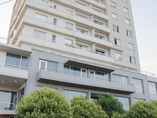 Foto 2 de DEPARTAMENTO AMOBLADO-AMPLIO CON BALCON Y COCHERA
