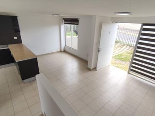Foto 1 de Casa en  ALQUILER - 3 habitaciones - conjunto privada - Sector Pomasqui