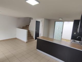 Foto 2 de Casa en  ALQUILER - 3 habitaciones - conjunto privada - Sector Pomasqui
