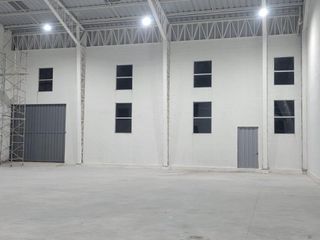 Foto 3 de Galpón en ALQUILER 600m2 y 300m2 - Industrial - Sector Calac