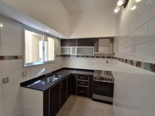 Foto 6 de Departamento en  1er Piso al frente