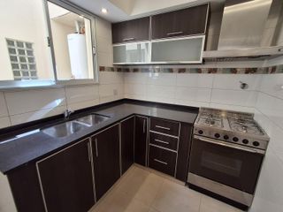Foto 7 de Departamento en  1er Piso al frente