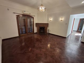 Foto 4 de Departamento en  1er Piso al frente