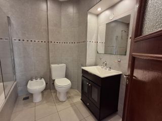 Foto 10 de Departamento en  1er Piso al frente