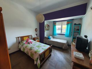 Foto 11 de Departamento en  pimer piso con patio y cochera de 4 ambientes en Temperley Oeste