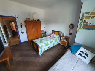Foto 12 de Departamento en  pimer piso con patio y cochera de 4 ambientes en Temperley Oeste