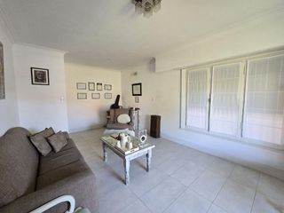 Foto 4 de Casa 4 ambientes con patio y cochera