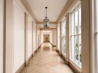 Foto 7 de EDIFICIO DE CATEGORIA CON EXCELENTE ENTRADA