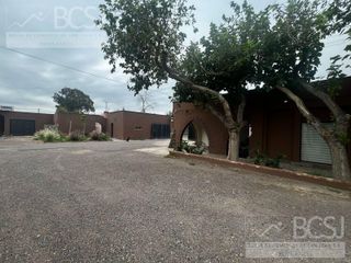 Foto 1 de Galpón con oficinas y playa de maniobras