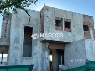 Foto 1 de Casa en  CASA EN VENTA EN EL NAUDIR AGUAS PRIVADAS - AL AGUA - MAROTO PROPIEDADES