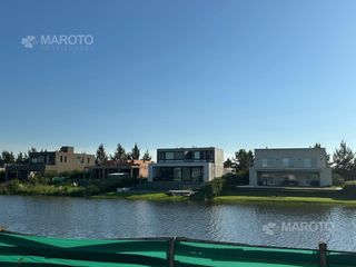 Foto 11 de Casa en  CASA EN VENTA EN EL NAUDIR AGUAS PRIVADAS - AL AGUA - MAROTO PROPIEDADES