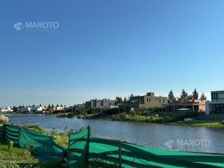 Foto 6 de Casa en  CASA EN VENTA EN EL NAUDIR AGUAS PRIVADAS - AL AGUA - MAROTO PROPIEDADES