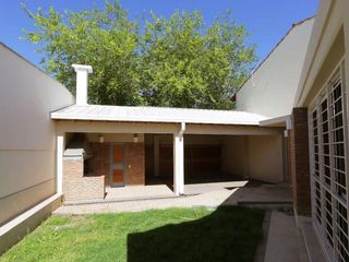 Foto 7 de Casa Alquiler comercial en quinta sección.  Excelente oportunidad