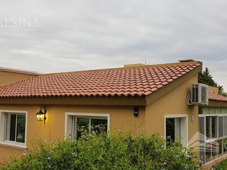 Foto 1 de Casa en venta y alquiler en barrio cerrado San Isidro, Villa Allende