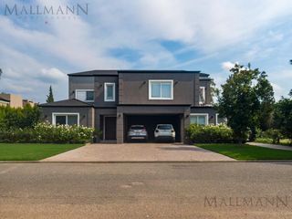 Foto 1 de Venta Casa 8 Amb en Pilar Golf Club Barrio Pevero