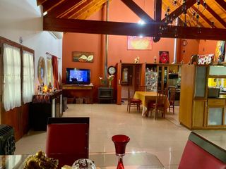 Foto 9 de Casa en venta - 4 Dormitorios 4 Baños - 3.000Mts2 - La Plata