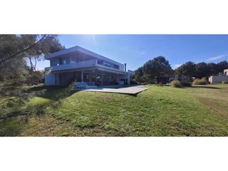 Foto 5 de Moderna Casa Inteligente en Barrio la Herradura- Venta