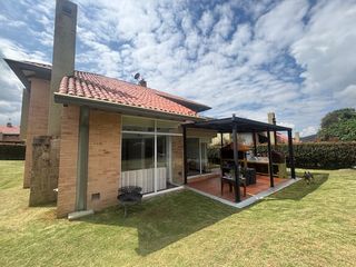 Foto 1 de En venta hermosa casa en Macadamia, La Calera