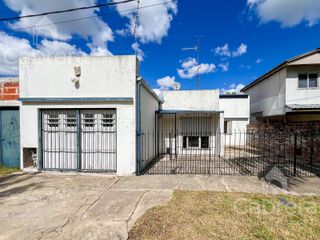 Foto 39 de Casa en Venta de 3 dormitorios patio y cochera, en La Plata