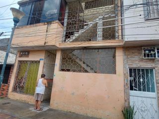 Foto 2 de Se vende casa rentera en calle peatonal de Floresta 1