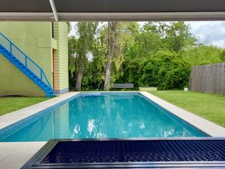 Foto 28 de Newman II, casa venta, moderna, restaurada a nuevo, 8 amb con pileta